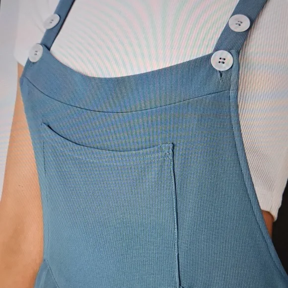 SMALL.    HALARA WIDE LEG WAFFLE ADJUSTABLE STRAPS OVERALLS - Picture 4 of 11